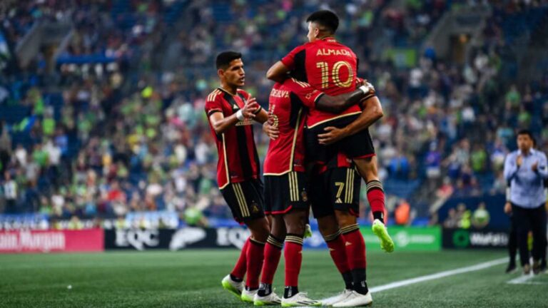 Atlanta United de Gonzalo Pineda suma tres puntos vitales en su visita al Seattle Sounders en el regreso de la MLS