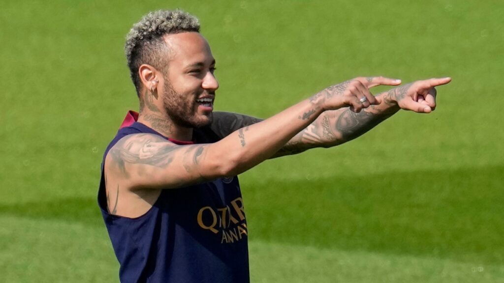 Neymar durante un entrenamiento del Paris Saint-Germain.