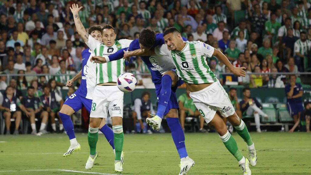 Andrés Guardado ingresó de cambio sobre el final del duelo. Reuters