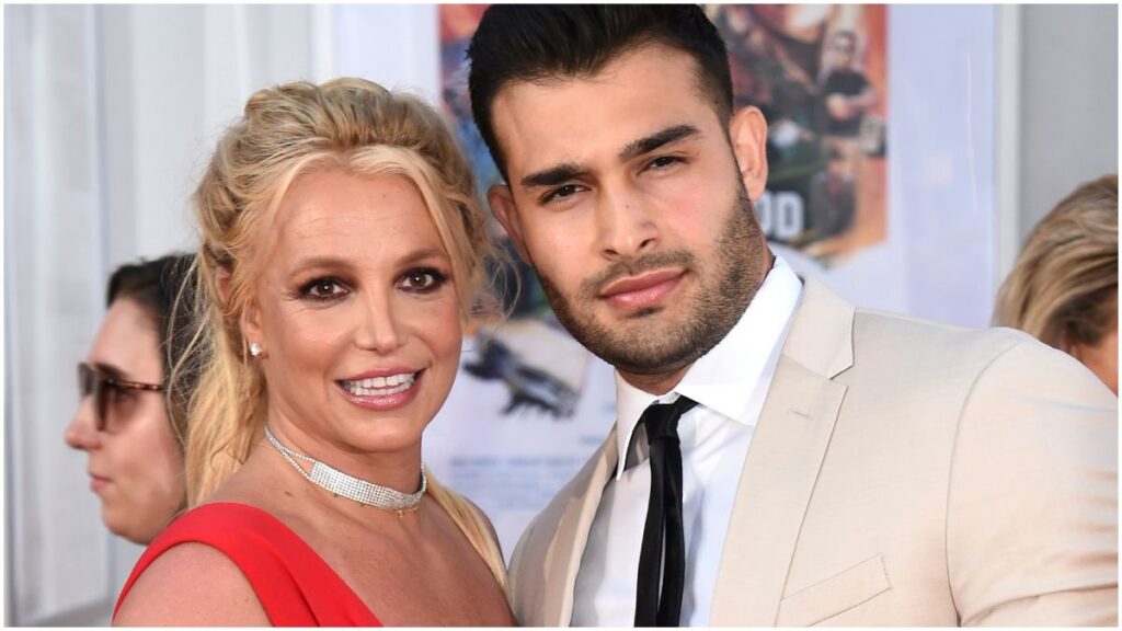 Britney Spears y Sam Asghari | AP