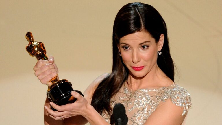 Redes sociales piden quitar el Oscar a Sandra Bullock, tras polémica de Michael Oher y ‘Un sueño posible’