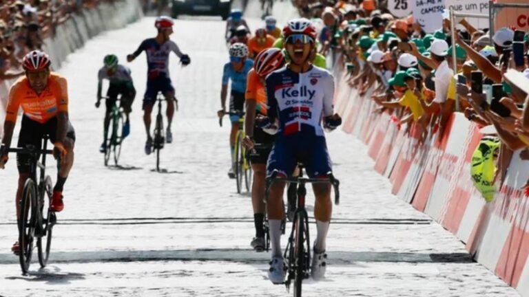 Adrián Bustamante se impone en la octava etapa de la Vuelta a Portugal 2023