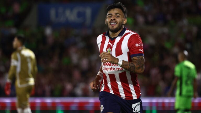 Alexis Vega reaparece con gol pero Chivas pierde el paso perfecto tras empatar con Juárez