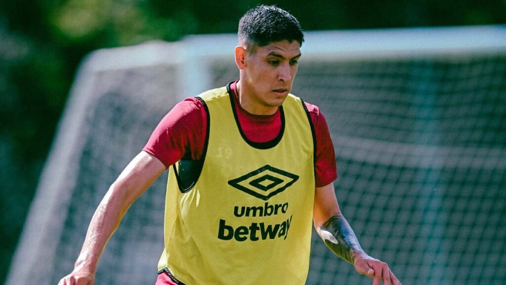 Edson Álvarez ya entrena a la par de sus compañeros en el West Ham