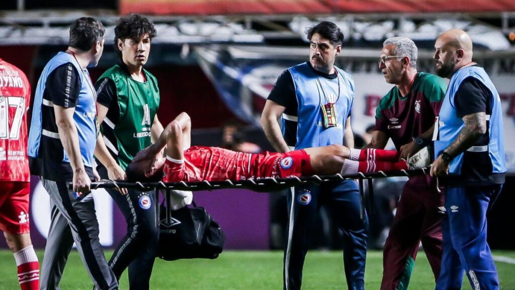 Luciano Sánchez sufrió una lesión increíble en la Copa Libertadores
