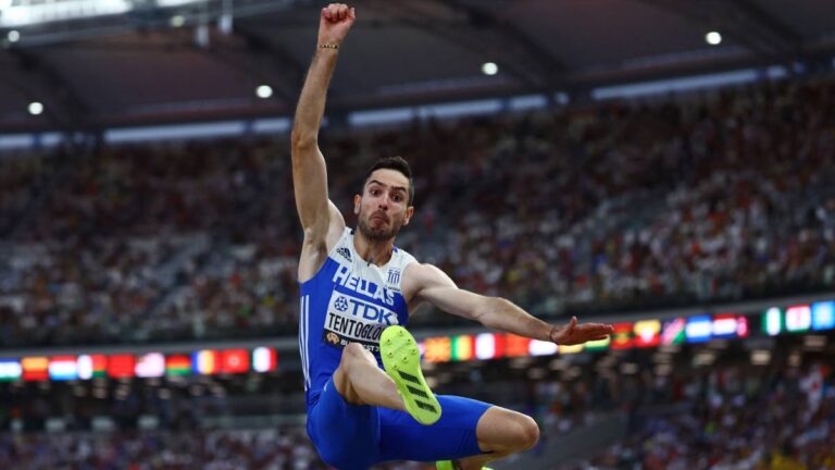 El griego Tentoglou se lleva el oro mundial en el salto de lonigtud; bate por 2 cm a Pinnock