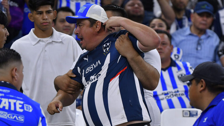 Rayados vetará de por vida a aficionados violentos tras duelo ante Cruz Azul