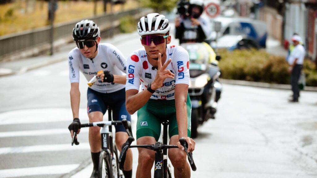 El mexicano Isaac del Toro, a un paso del podio en el Tour de Francia sub 23