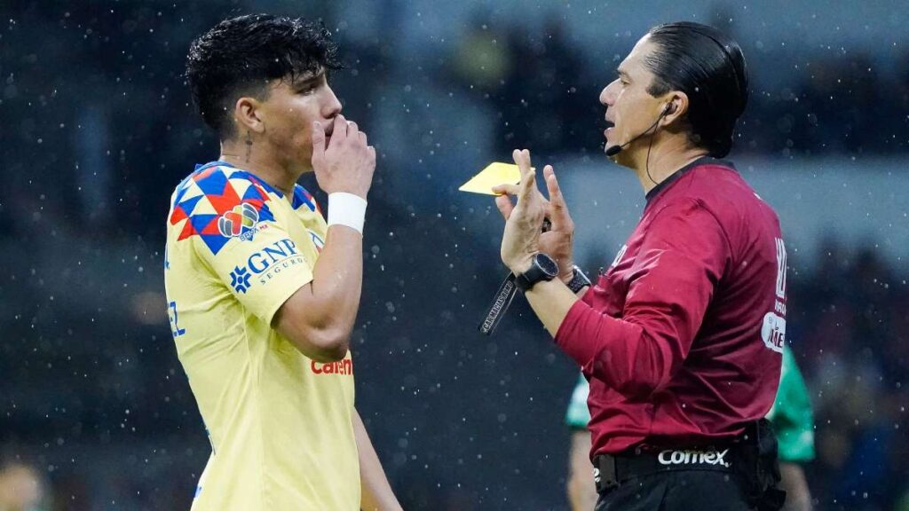 Kevin Álvarez se pierde el partido ante Cruz Azul por expulsión; Alejandro Zendejas es duda tras lesión