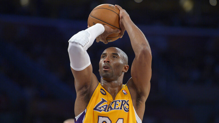 Los Lakers develarán estatua para honrar a Kobe Bryant