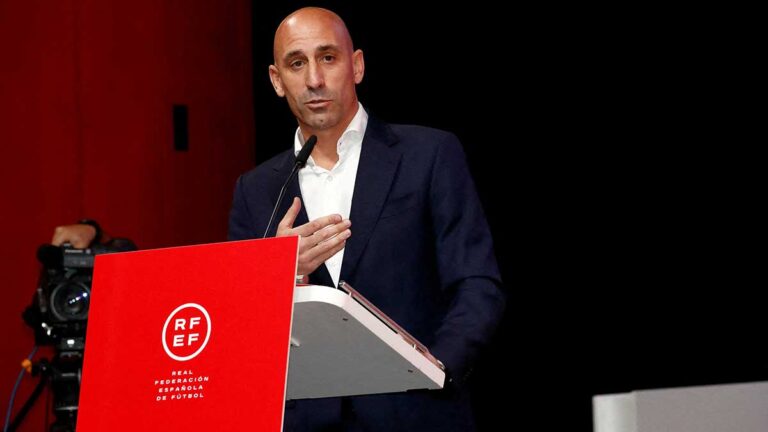 FIFA no cerrará investigación a Luis Rubiales a pesar de la renuncia a la RFEF