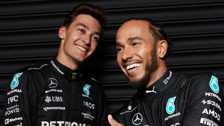 Lewis Hamilton y George Russell renuevan con Mercedes