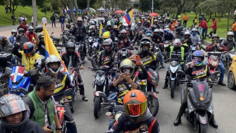 ¡Pilas! Estas motos saldrán del mercado en Colombia y ya no podrán circular en las carreteras