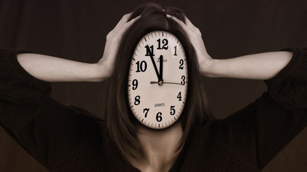 ¿Qué significa procrastinar y cómo afecta tu vida diaria?