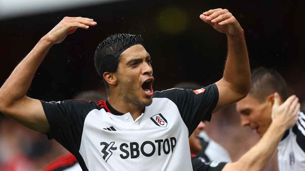 Raúl Jiménez ingresó de cambio en el triunfo del Fulham. Reuters