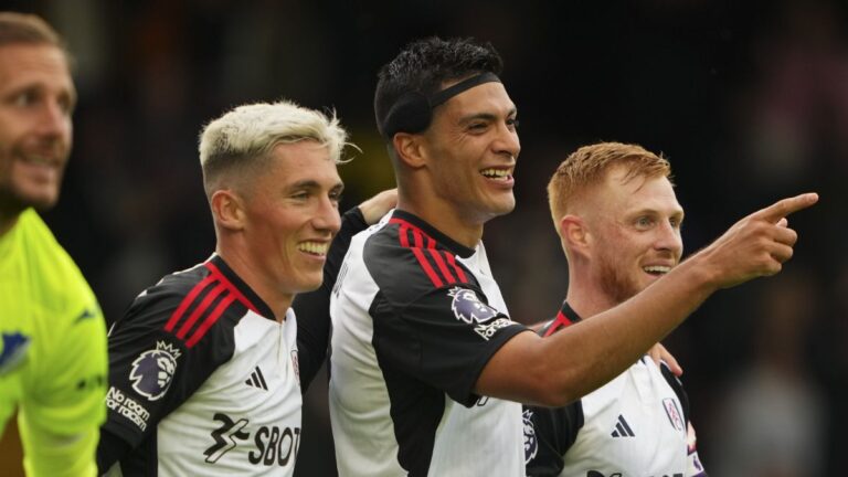 Raúl Jiménez se reencuentra con el gol en Europa y marca su primer tanto con el Fulham