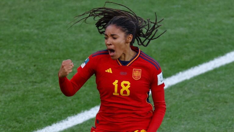 España sufre pero se mete a semifinales del Mundial Femenil con ‘Iniestazo’ de Salma Paralluelo ante Países Bajos