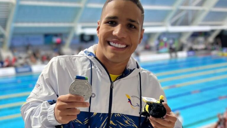 Carlos Daniel Serrano suma una medalla de plata para Colombia en el Mundial de Para Natación