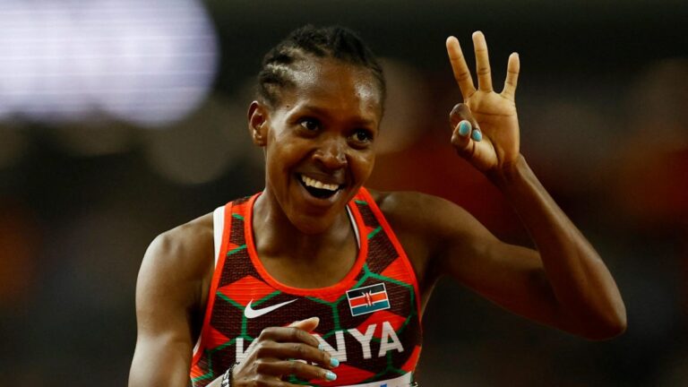 Faith Kipyegon se corona tricampeona mundial de los 1,500 metros en Budapest 2023