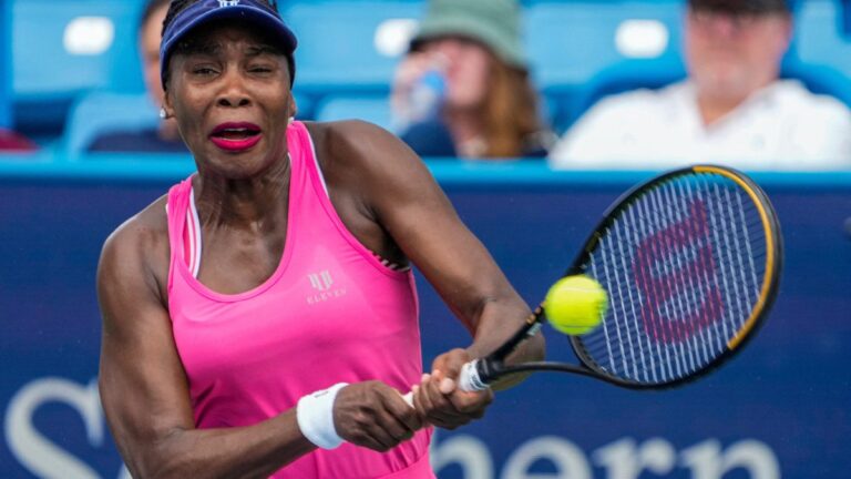 Venus Williams remonta un intenso duelo ante Kudermetova en su presentación en Cincinnati