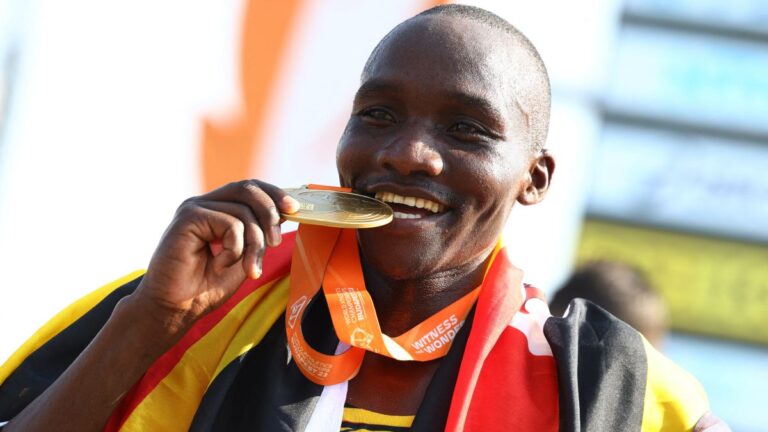 ¡Nuevo campeón mundial! Victor Kiplangat termina con el dominio etíope en el maratón de Budapest 2023