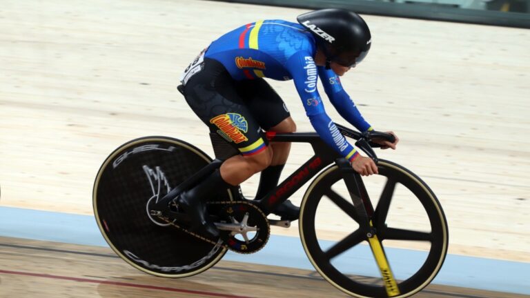 Martha Bayona conquista medalla de plata para Colombia en el keirin del ‘Súper Mundial’ de Ciclismo