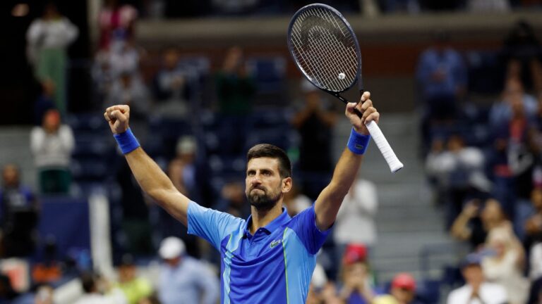 Novak Djokovic avanza a octavos del US Open tras la remontada sobre Laslo Djere