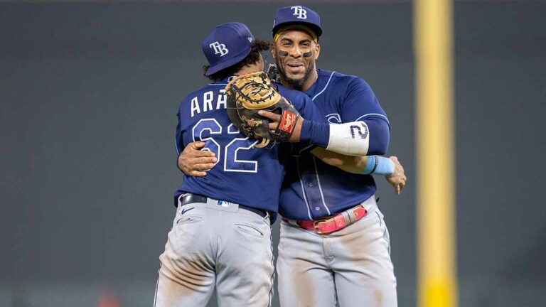 Yandy Díaz batea su jonrón número 20 para comandar la victoria de los Rays ante Twins