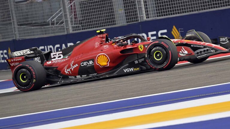 Carlos Sainz y Ferrari demuestran poderío en las prácticas libres del GP Singapur
