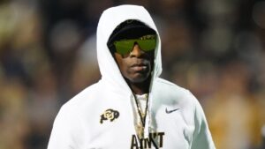 Deion Sanders estaría interesado en entrenar a los Raiders