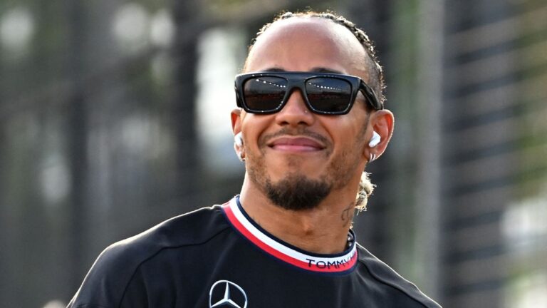 “Lewis Hamilton, el encargado de encabezar la persecución de Checo Pérez”