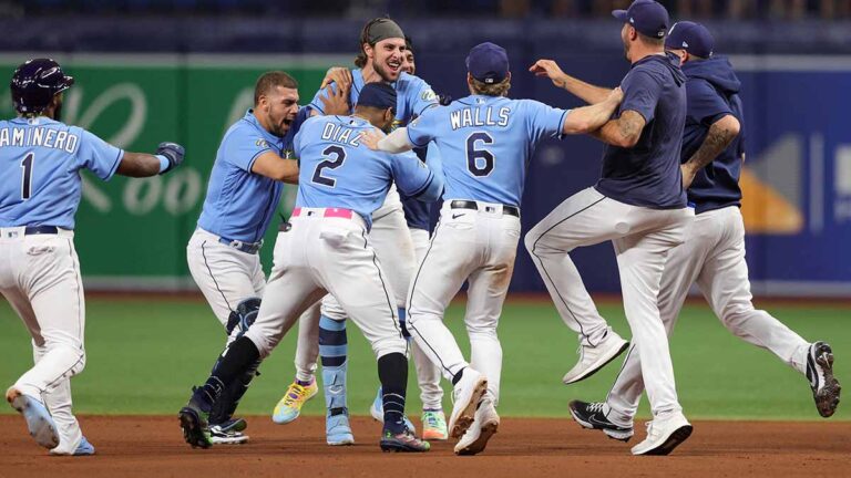 Josh Lowe deja tendidos a los Blue Jays: Tampa Bay debuta el pospecto Junior Caminero