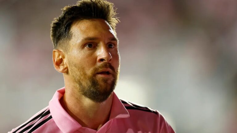 Una estrella del fútbol eligió a los tres mejores de la historia y no puso a Messi