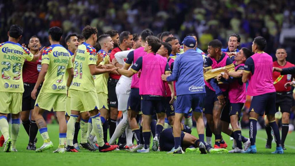 Bronca América vs Pumas