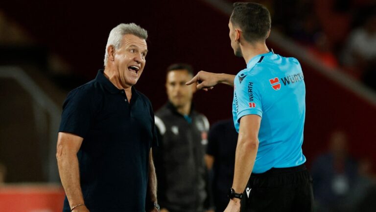 Javier Aguirre no entra en polémica con el arbitraje: “Hay veces que entiendes que se pueden equivocar y no pasa nada”