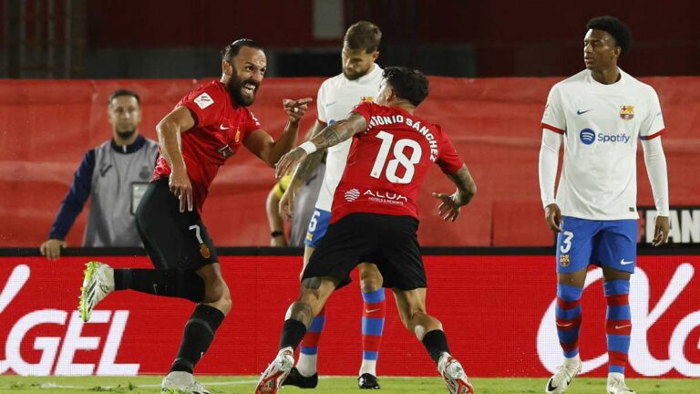 Giovanni González Apud aprovecha un error de la defensa blaugrana, en un pase largo para devolver la ventaja al Mallorca al 45+4′