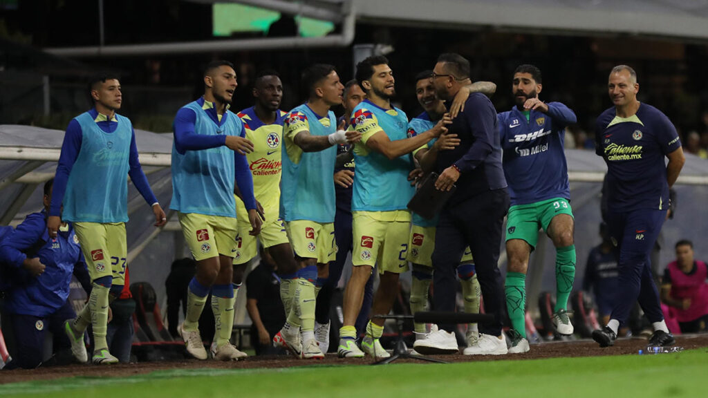 El Turco Mohamed se enganchó con algunos jugadores del América