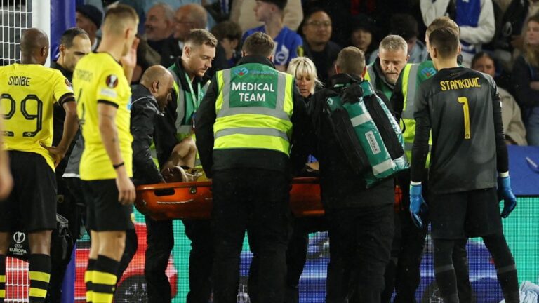 Escalofriante lesión de Ehsan Hajsafi del AEK Atenas en la Europa League