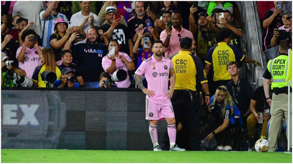 Aficionados se congregan para ver a Messi | Reuters; Vasquez-USA TODAY Sports
