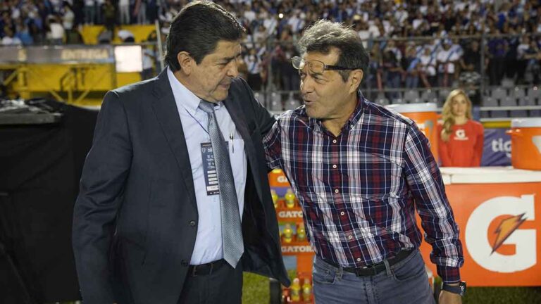 El Salvador anuncia la salida de Hugo Pérez como entrenador