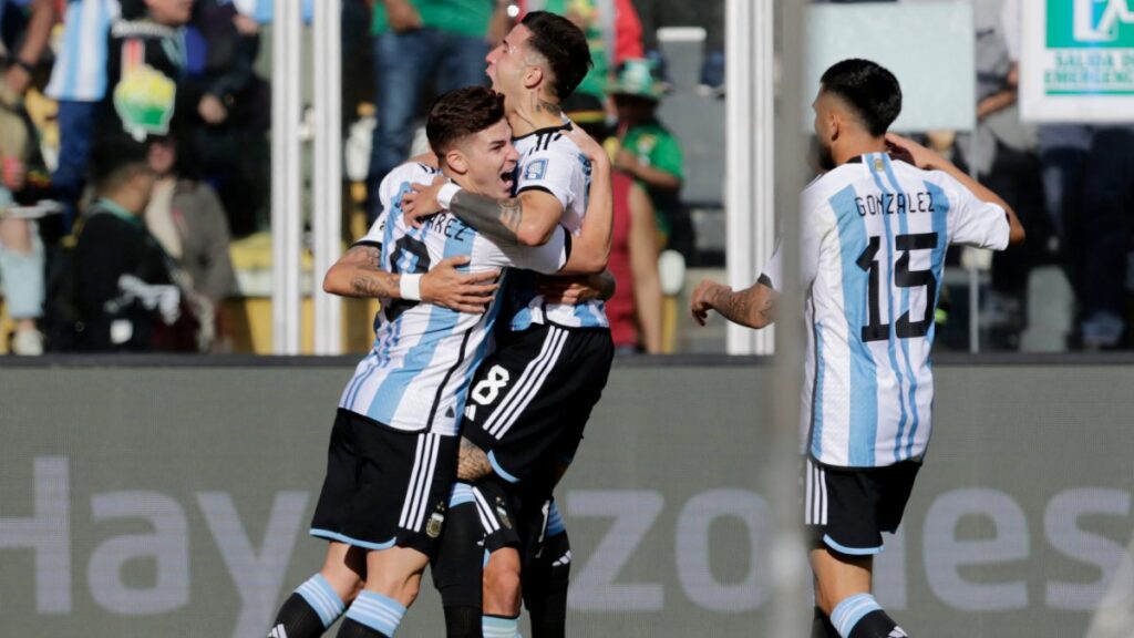 Argentina golea a domicilio a Bolivia sin Leo Messi