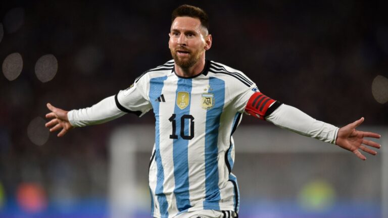 Lionel Messi frota la lámpara y Argentina suma sus primeros tres puntos ante Ecuador