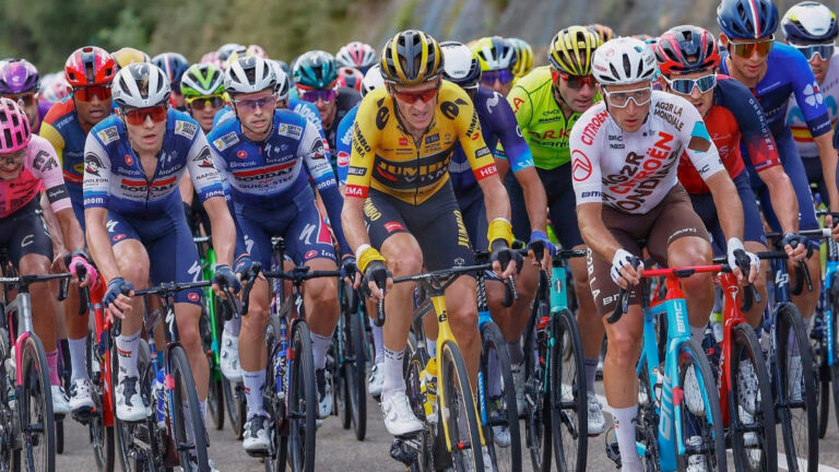 Clasificación general de la Vuelta a España tras la etapa 17: Gran victoria de Primoz Roglic