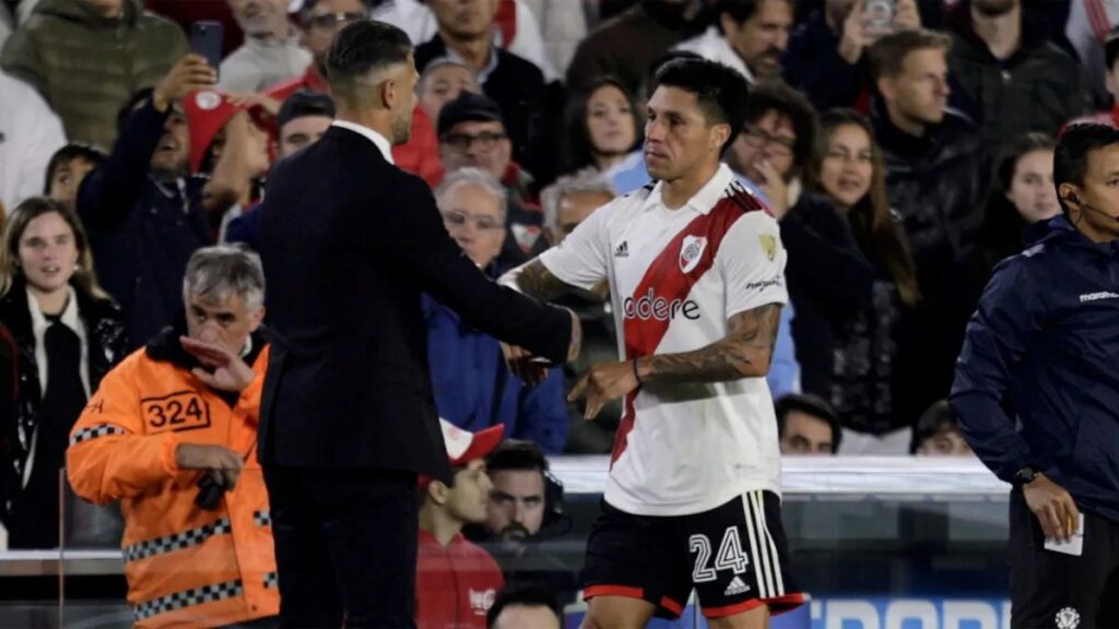 Demichelis y Enzo Pérez, durante un partido.