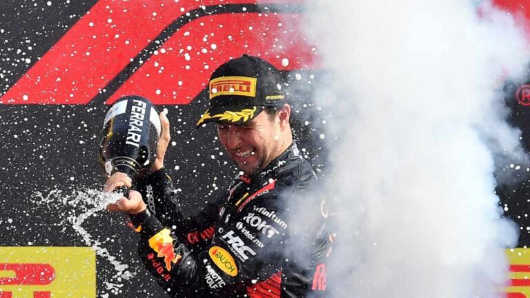 Checo Pérez regresa a los Power Rankings de la F1, Ferrari lidera por primera vez en 2023