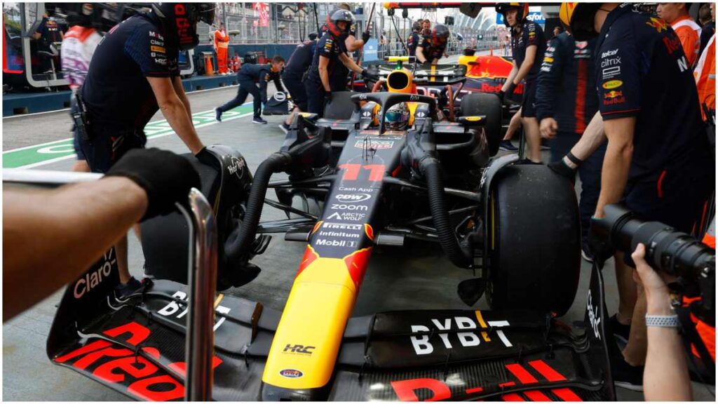 Checo Pérez en el Gran Premio de Singapur | Reuters; Edgar Su