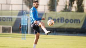 Luis Chávez, sobre su experiencia en la Liga Rusa: “Me siento incómodo, pero me sirve para aprender”