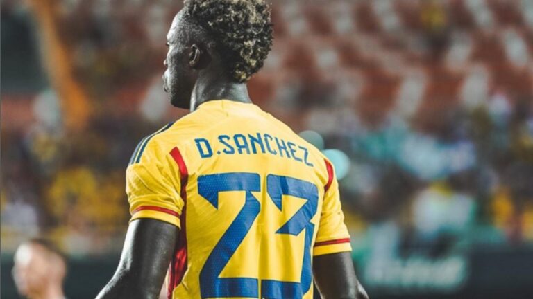 Dávinson Sánchez regresa a la Champions League: el Galatasaray lo incluye en la lista de jugadores