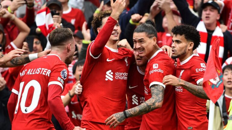 Edson Álvarez y el West Ham caen ante un Liverpool en buena racha