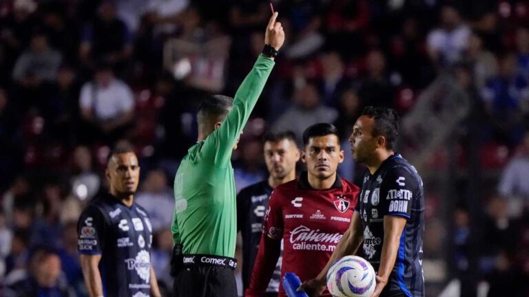 Omar Mendoza recibe un partido de suspensión tras su polémica expulsión ante Atlas
